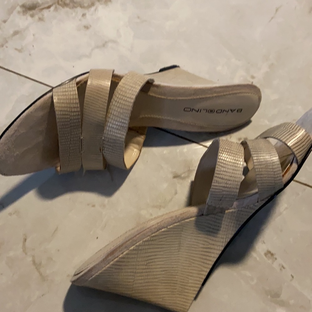Summer wedge dressy - Picture 2 of 3